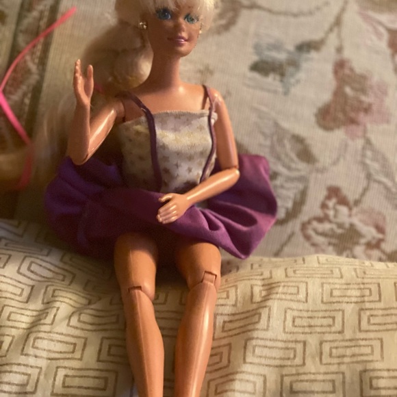 Barbie with moveable arms and legs - Picture 4 of 6